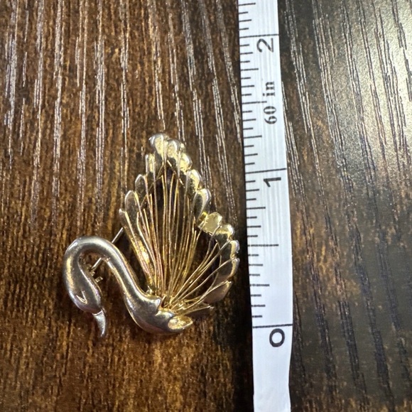 Vintage Swan Gold & Silver Tone Wire Brooch Pin Bird - Picture 3 of 3